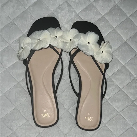 Zara Shoes Zara Black And White Floral Sandals Poshmark